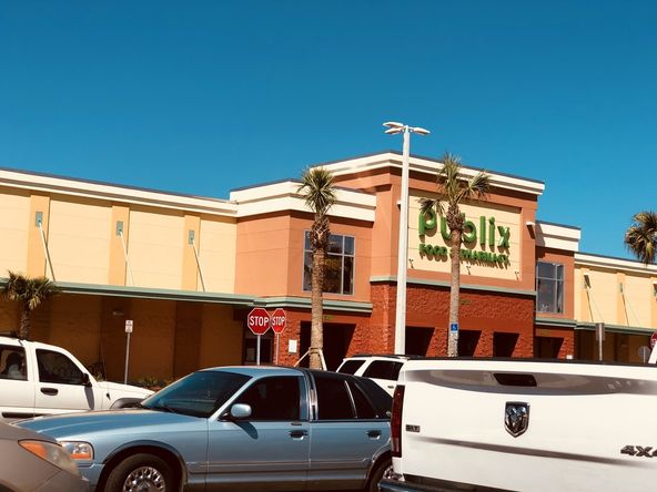 Tower Oaks End Cap: 8927 S.R. 52, Hudson, FL 34667